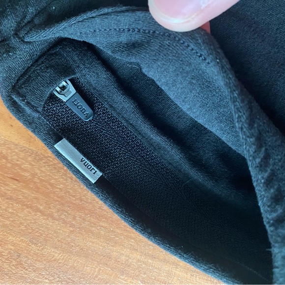 Vuori Halo Performance Shorts - Picture 2 of 5